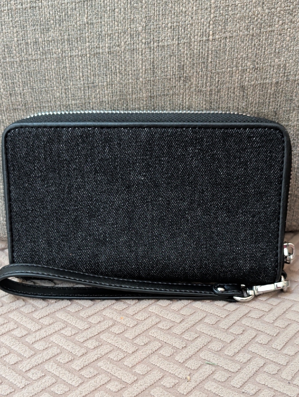 Michael Kors Jet Set Travel Washed Denim Smartphone Zip Around Wallet NWT - Picture 4 of 5